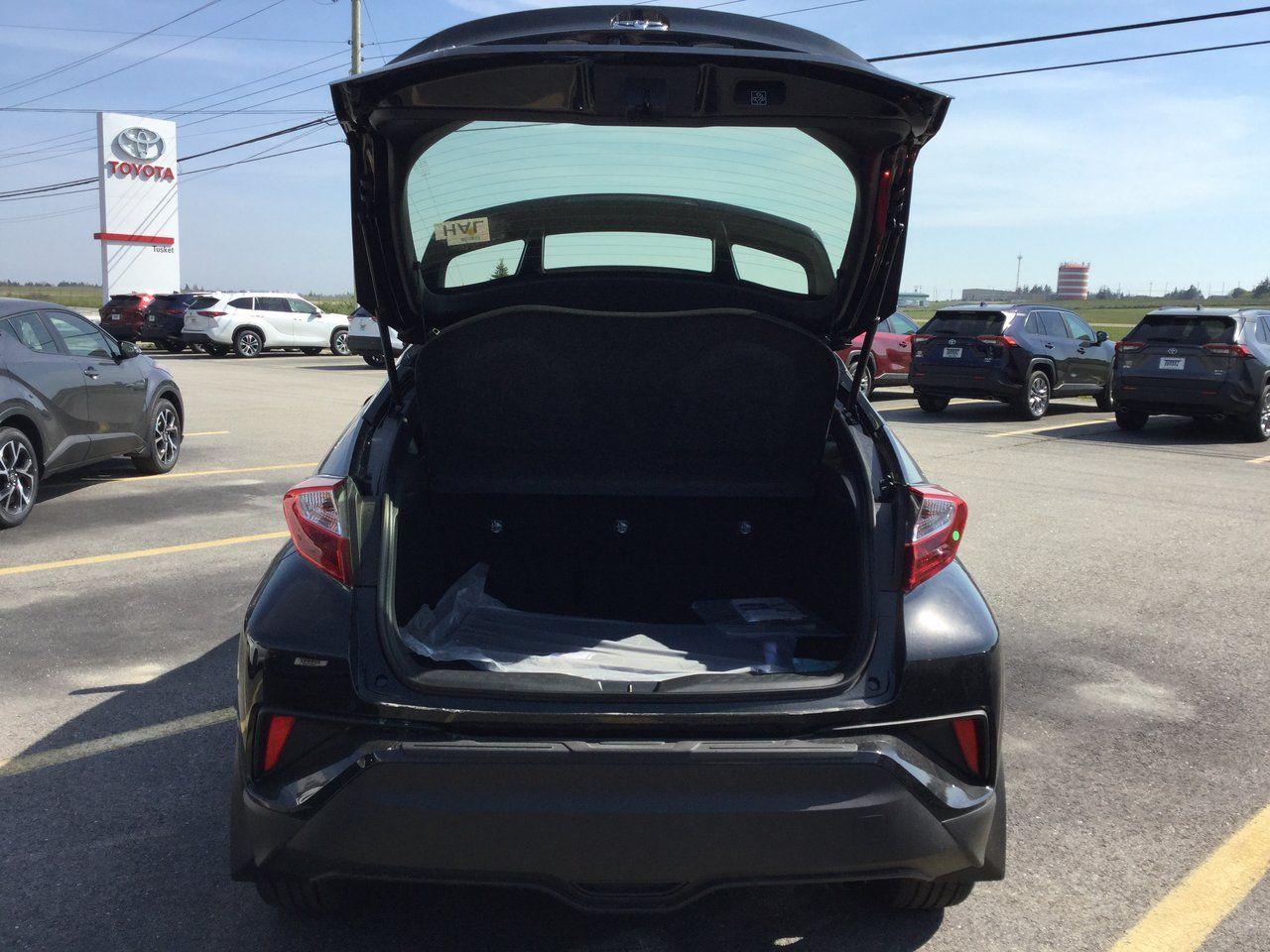 2021 Toyota CH-R XLE Premium-4