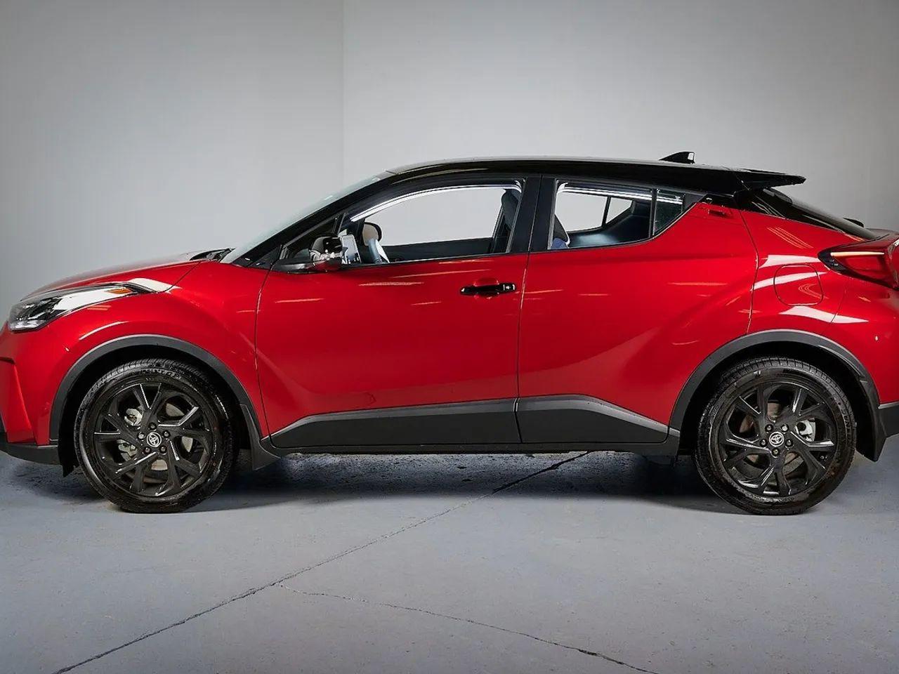 2021 Toyota CH-R XLE Premium-2