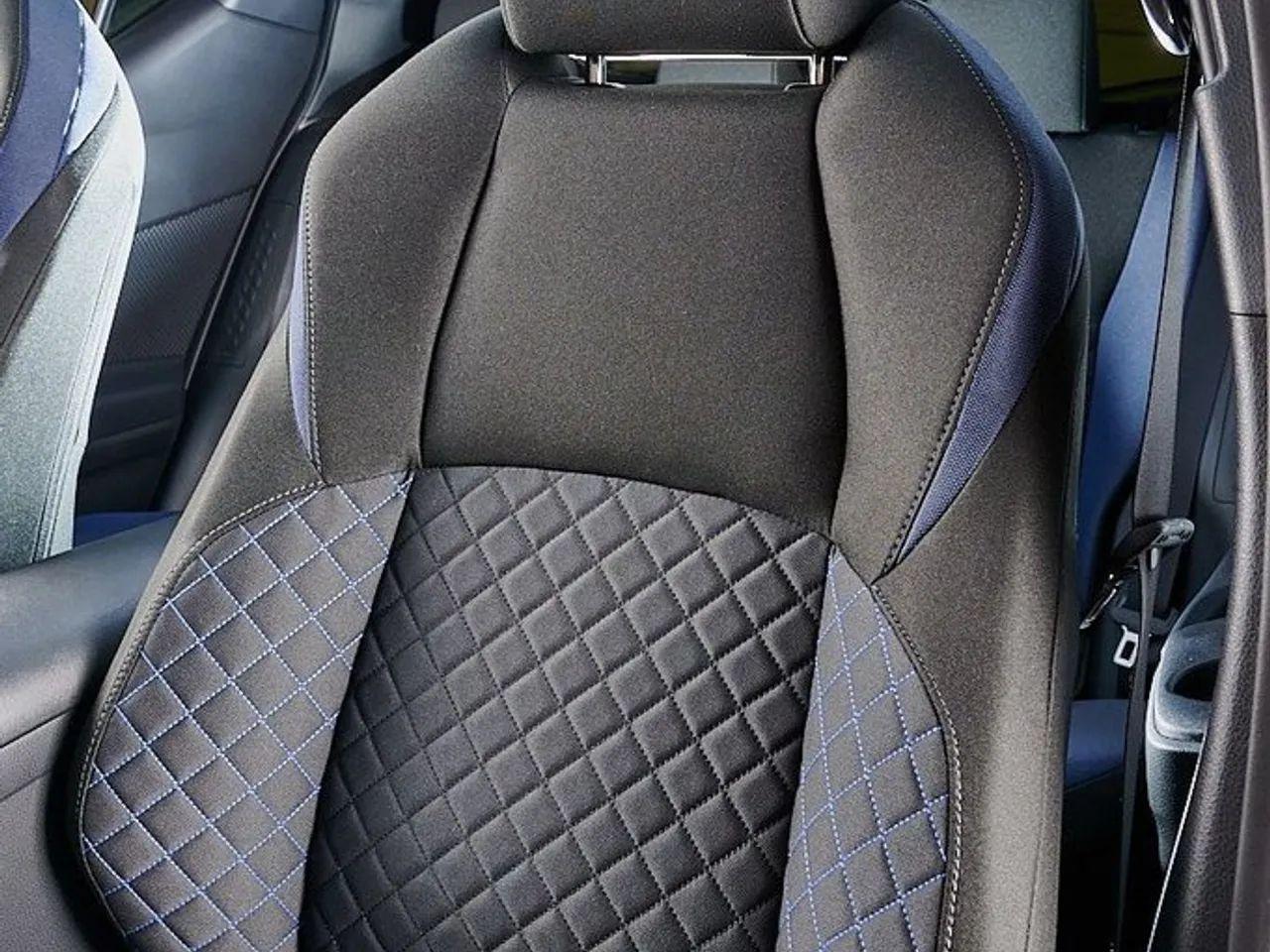 2021 Toyota CH-R XLE Premium-4