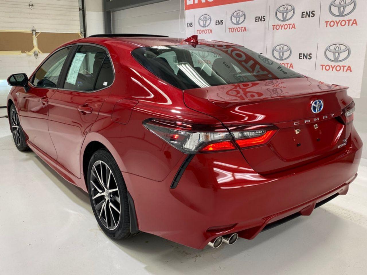 2021 Toyota Camry Hybrid LE-4