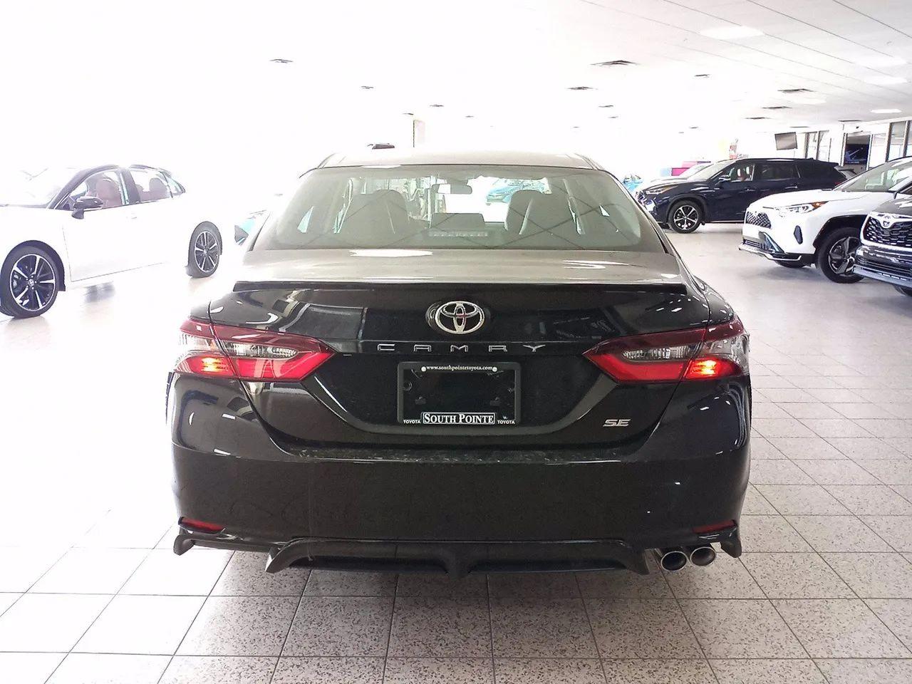 2021 Toyota Camry SE-4