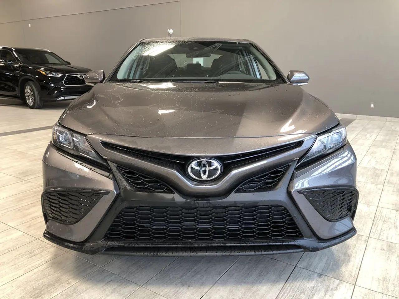 2021 Toyota Camry SE-2