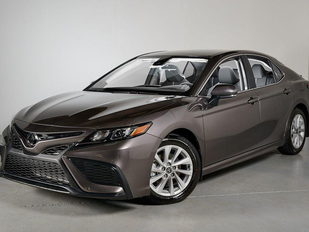 2021 Toyota Camry SE-1