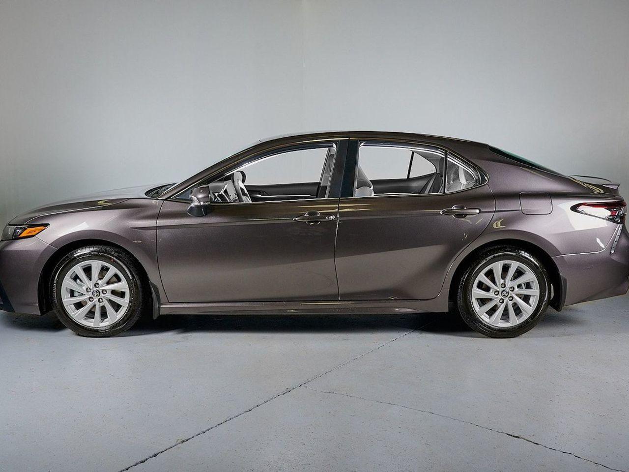 2021 Toyota Camry SE-4