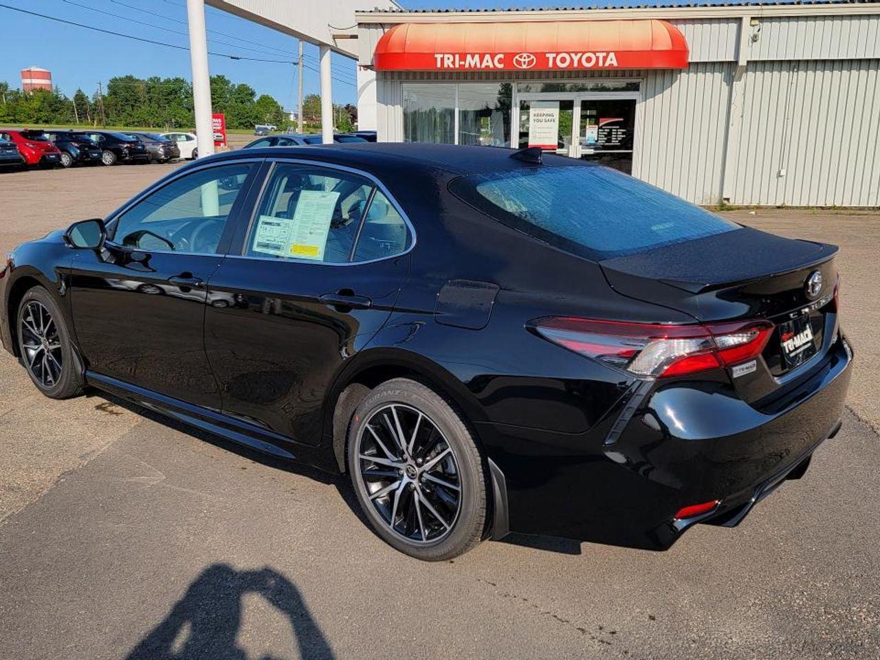 2021 Toyota Camry SE-2