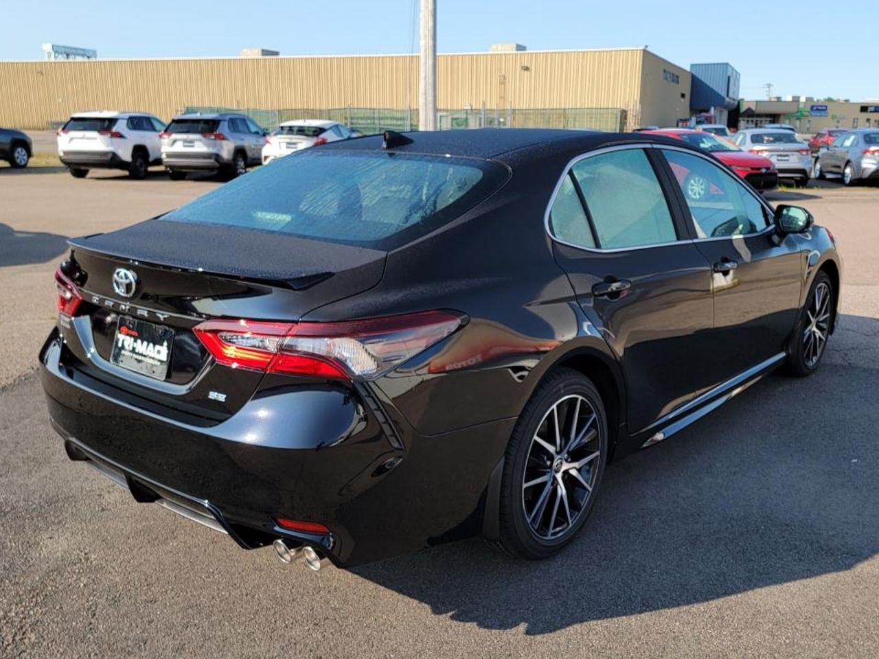 2021 Toyota Camry SE-4