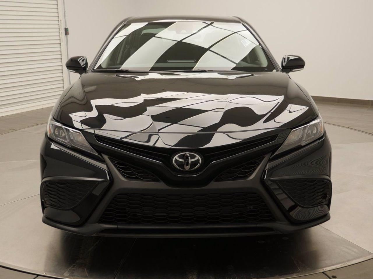 2021 Toyota Camry SE-2