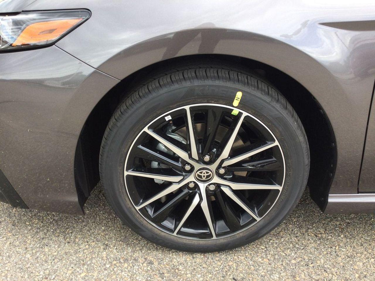 2021 Toyota Camry SE-2