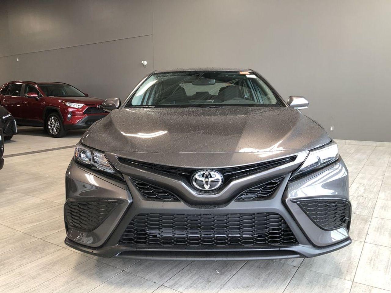 2021 Toyota Camry SE-2