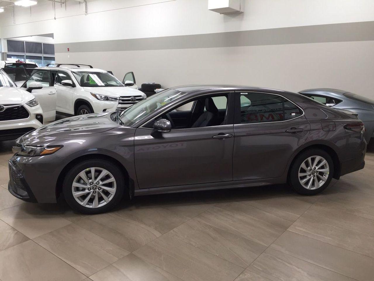 2021 Toyota Camry SE-3