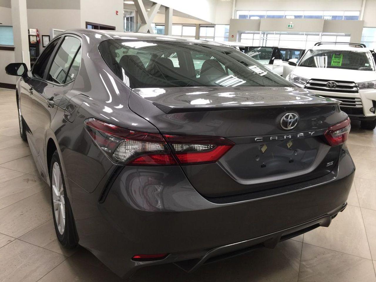 2021 Toyota Camry SE-4