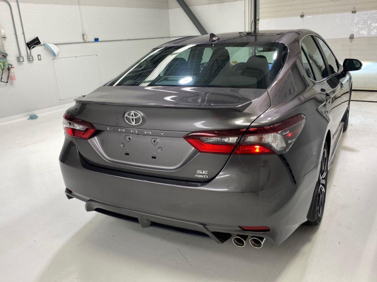 2021 Toyota Camry SE-3