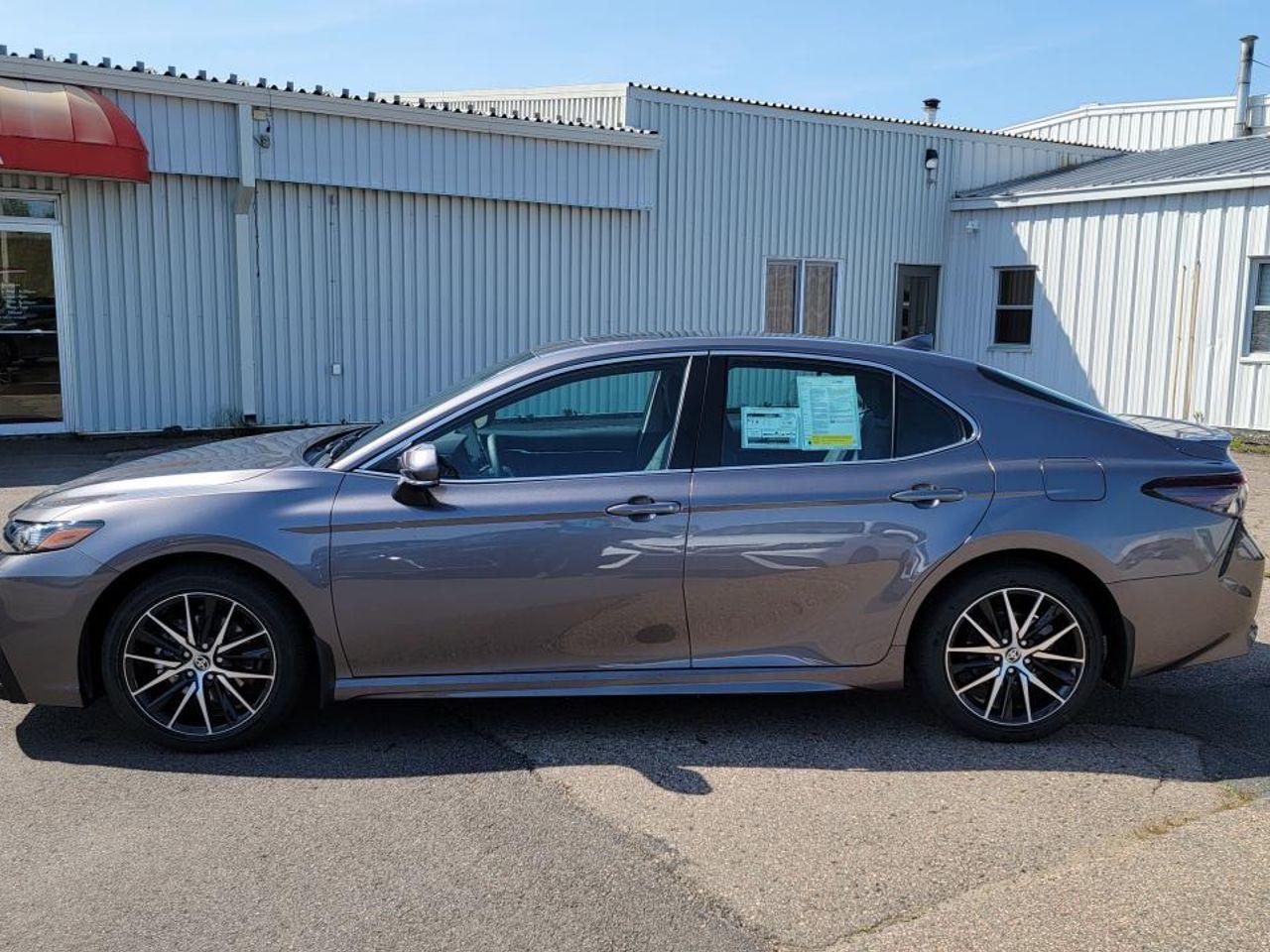 2021 Toyota Camry SE-1