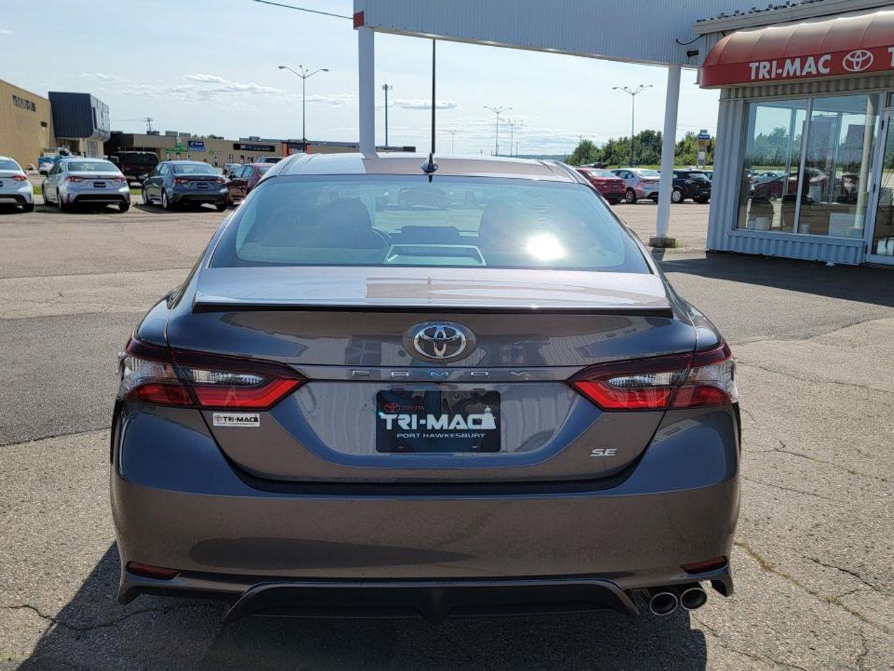 2021 Toyota Camry SE-3