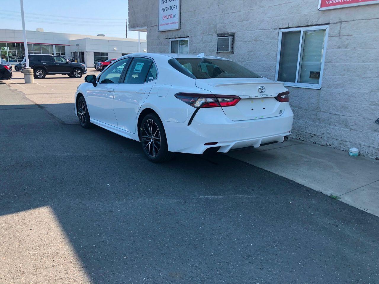 2021 Toyota Camry SE-3