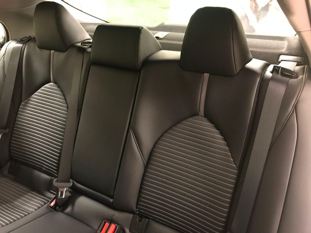 2021 Toyota Camry SE-4
