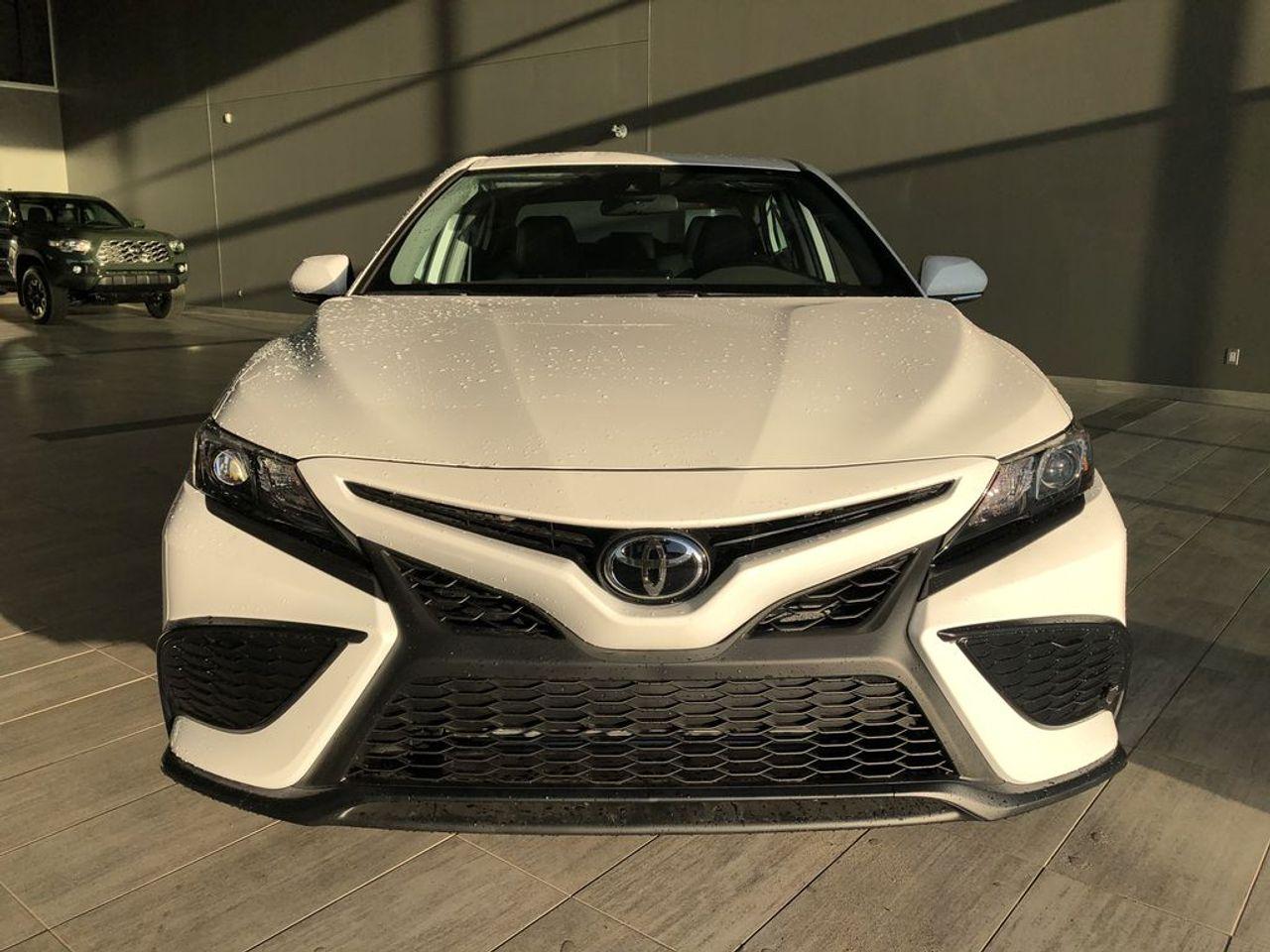 2021 Toyota Camry SE-2