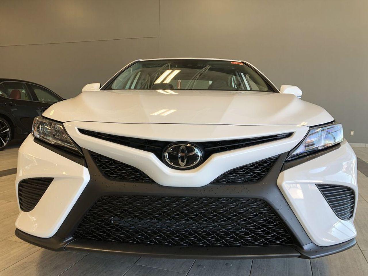 2021 Toyota Camry SE-2