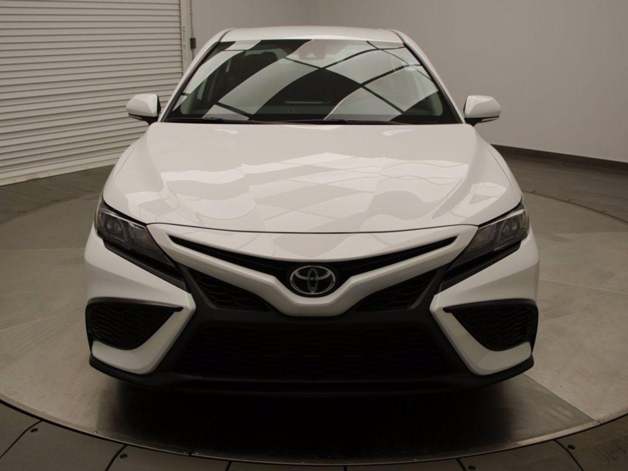 2021 Toyota Camry SE-2