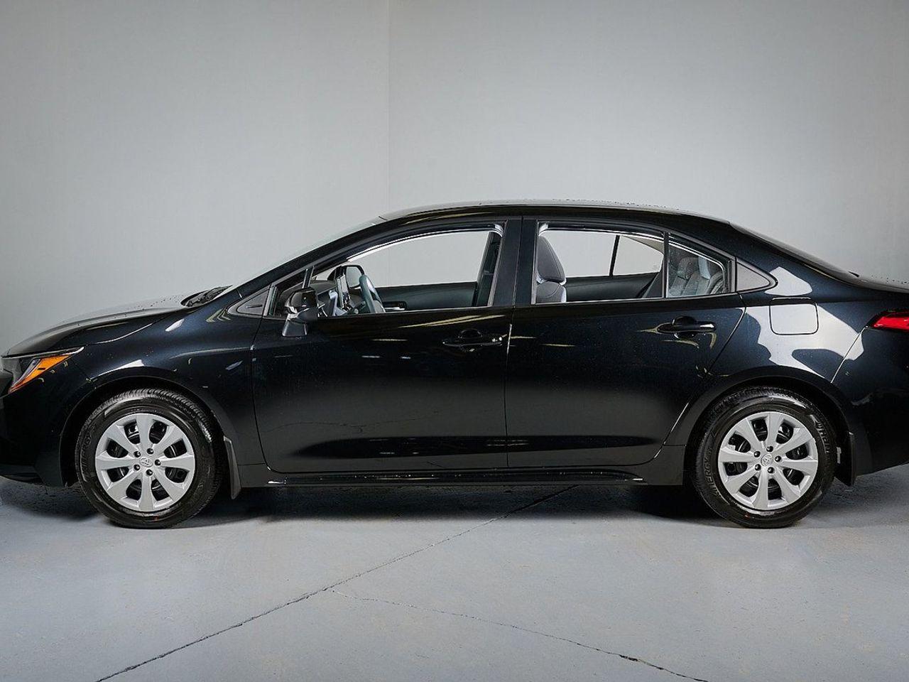 2021 Toyota Corolla LE-4