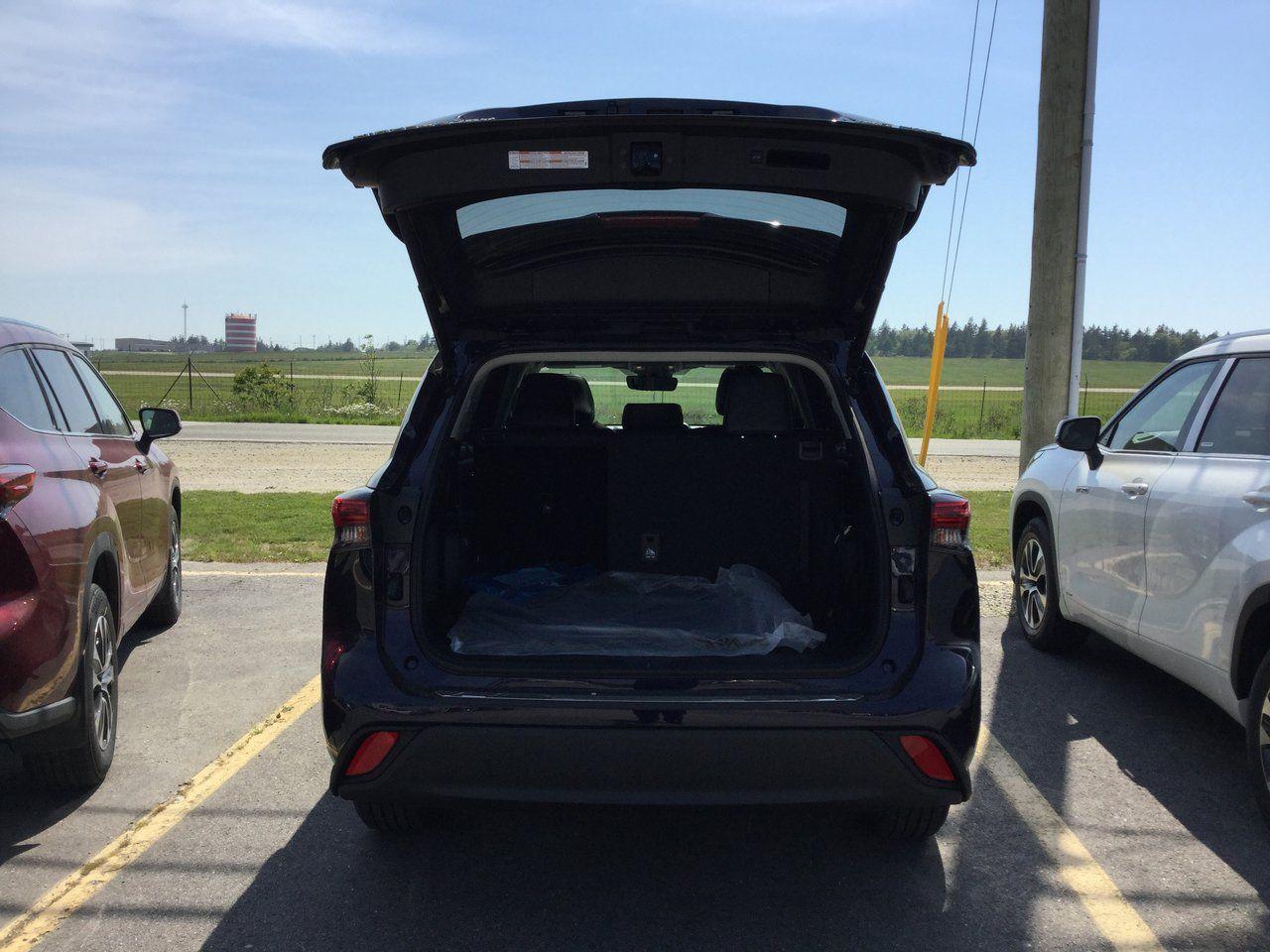 2021 Toyota Highlander XLE-4