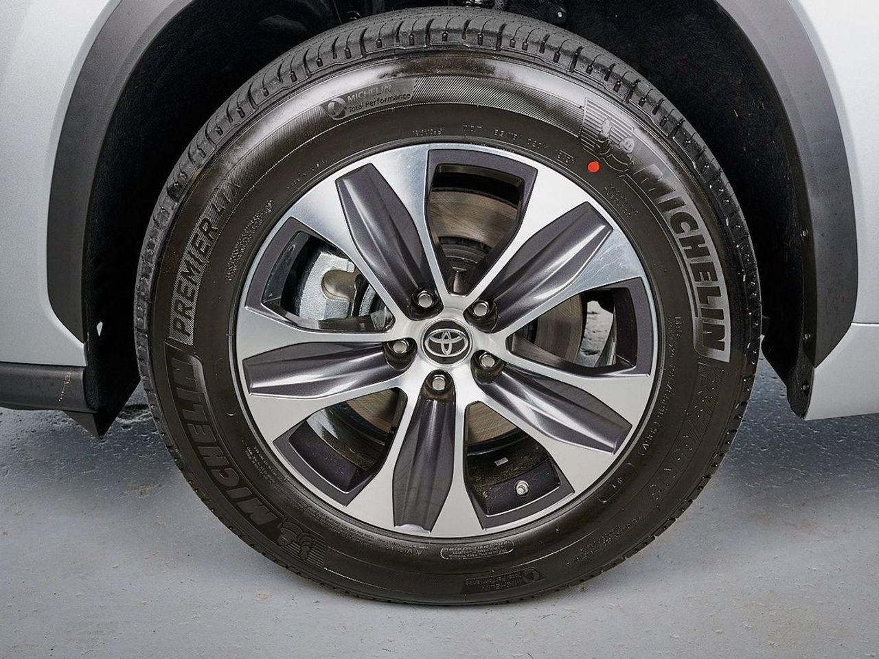 2021 Toyota Highlander XLE-3