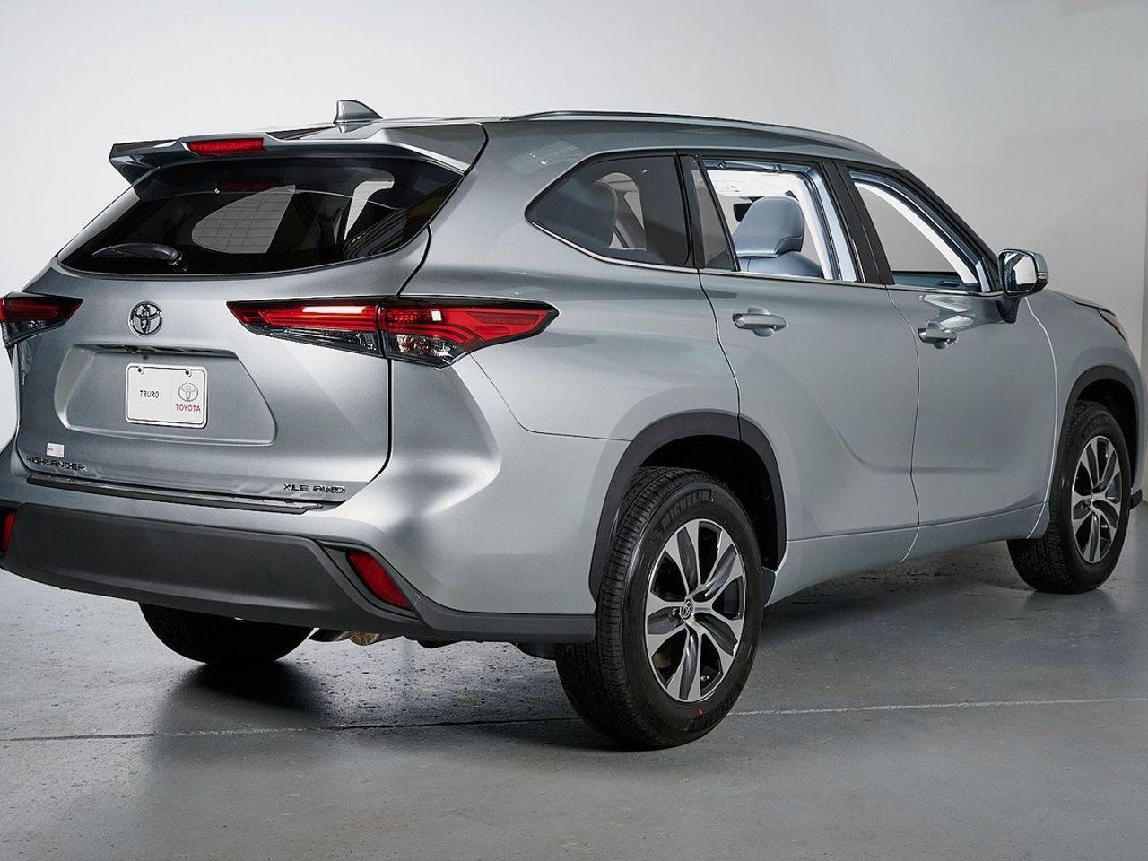 2021 Toyota Highlander XLE-4
