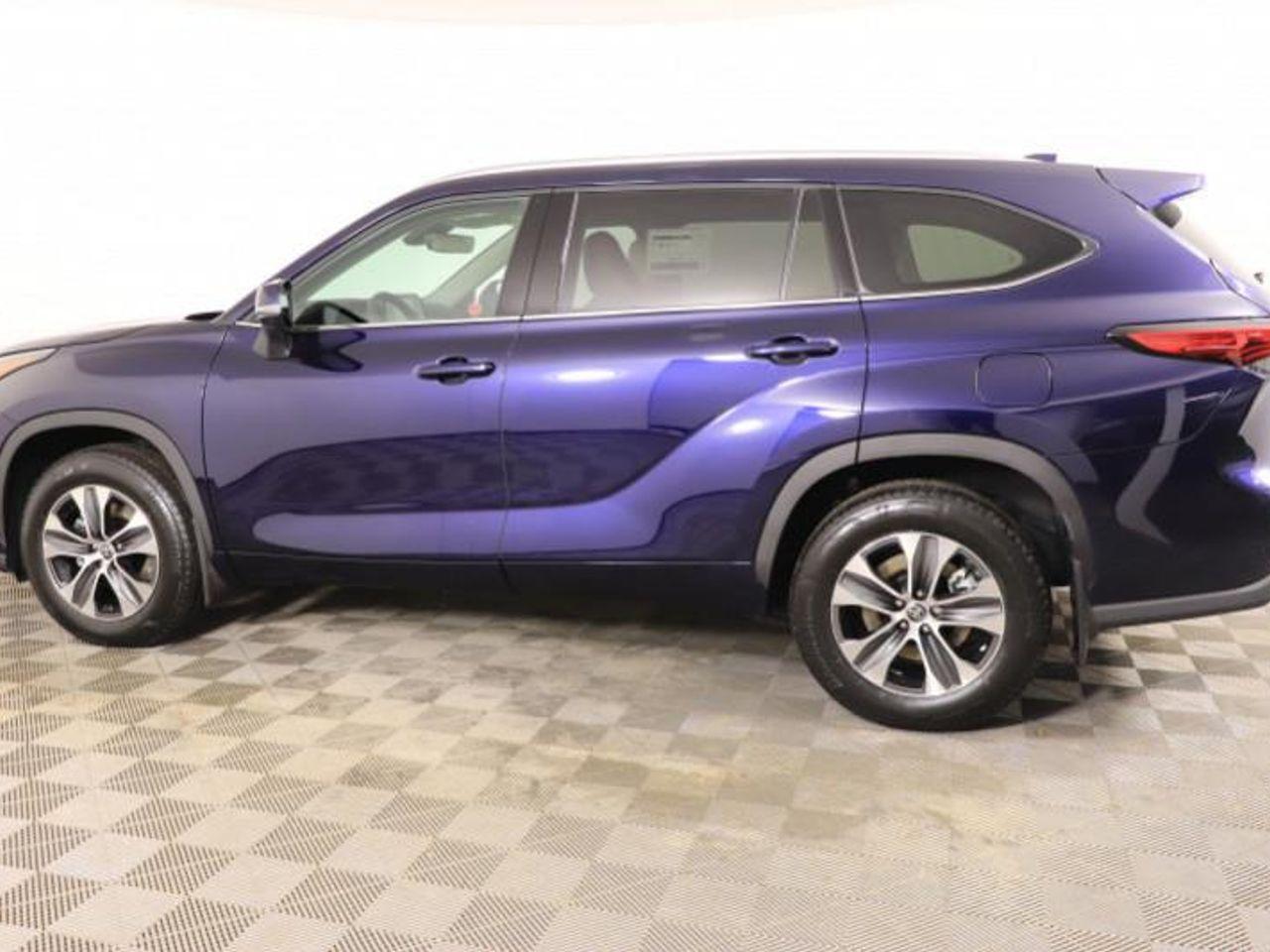 2021 Toyota Highlander XLE-3