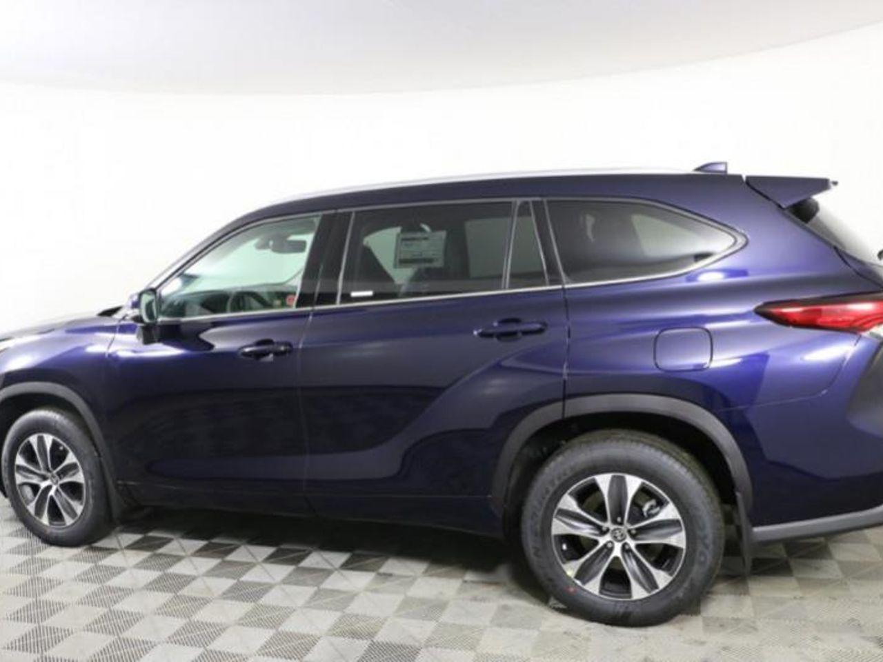 2021 Toyota Highlander XLE-3