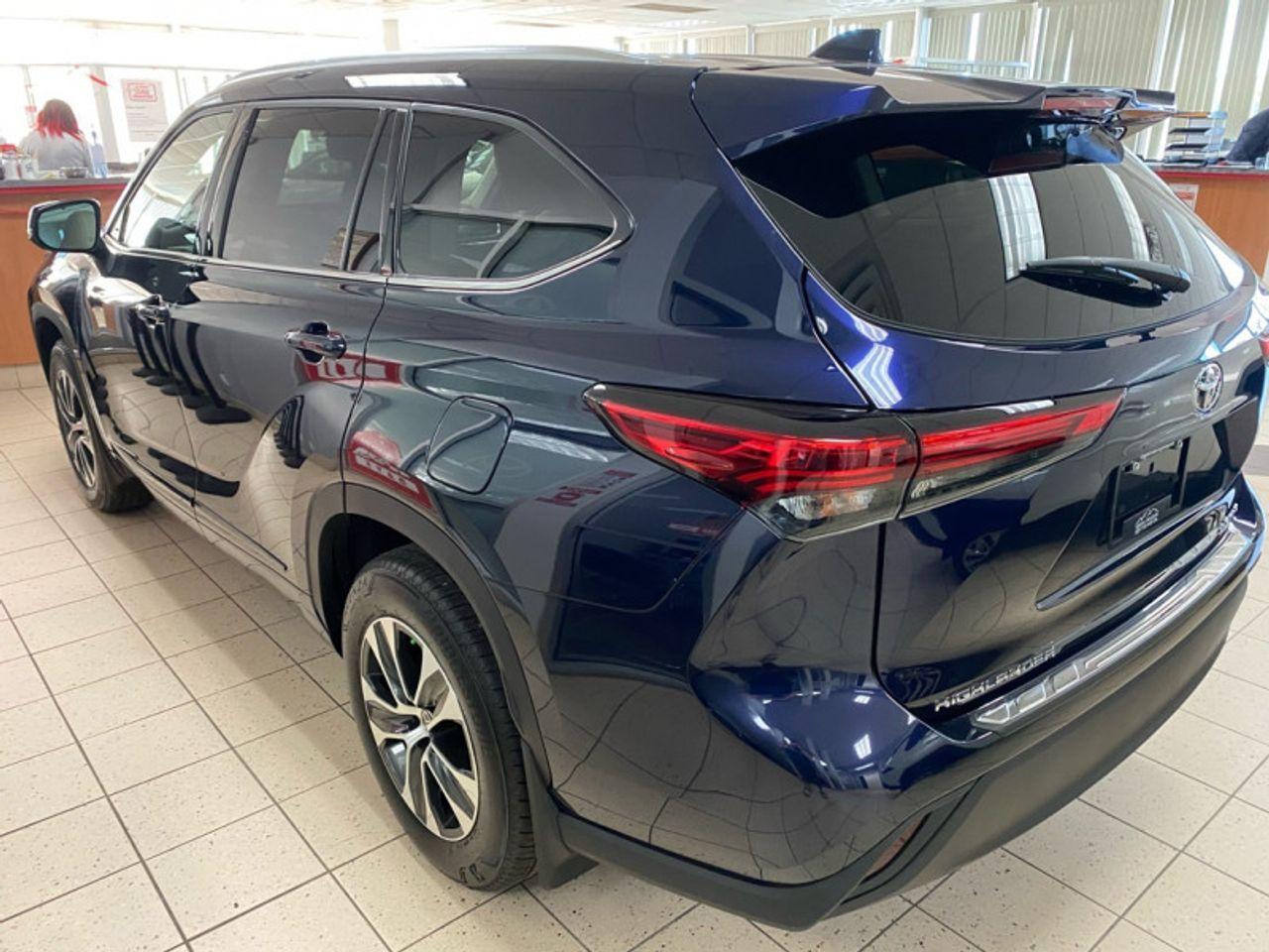 2021 Toyota Highlander XLE-2