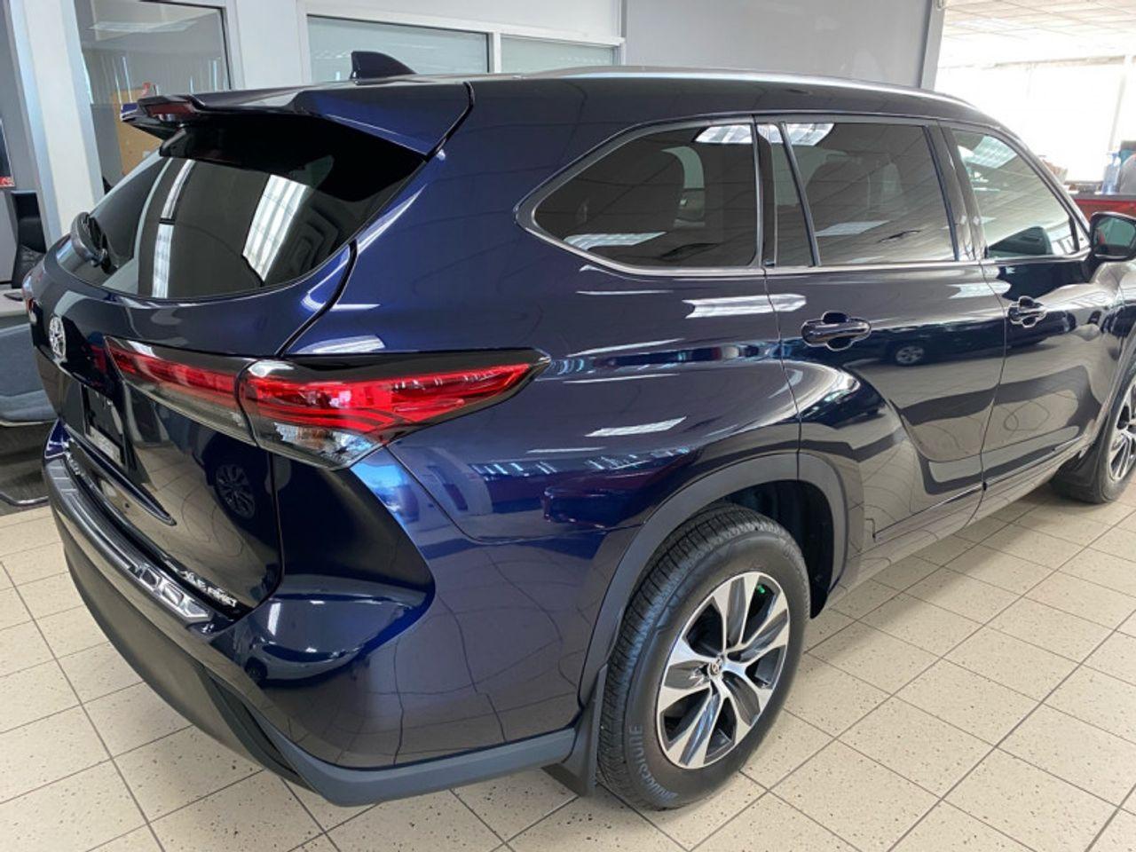 2021 Toyota Highlander XLE-3