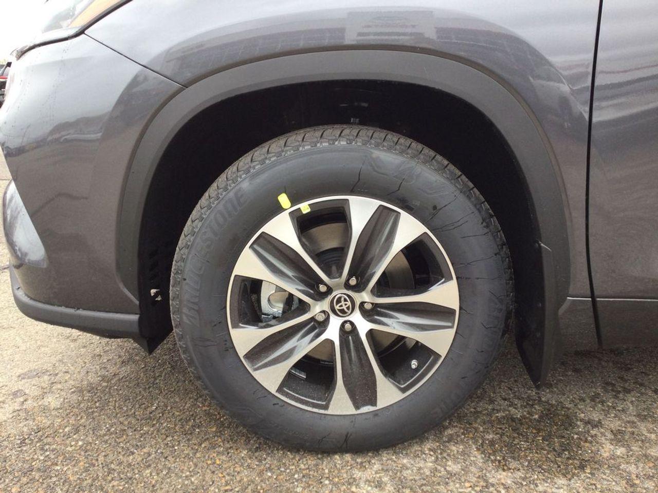 2021 Toyota Highlander XLE-2