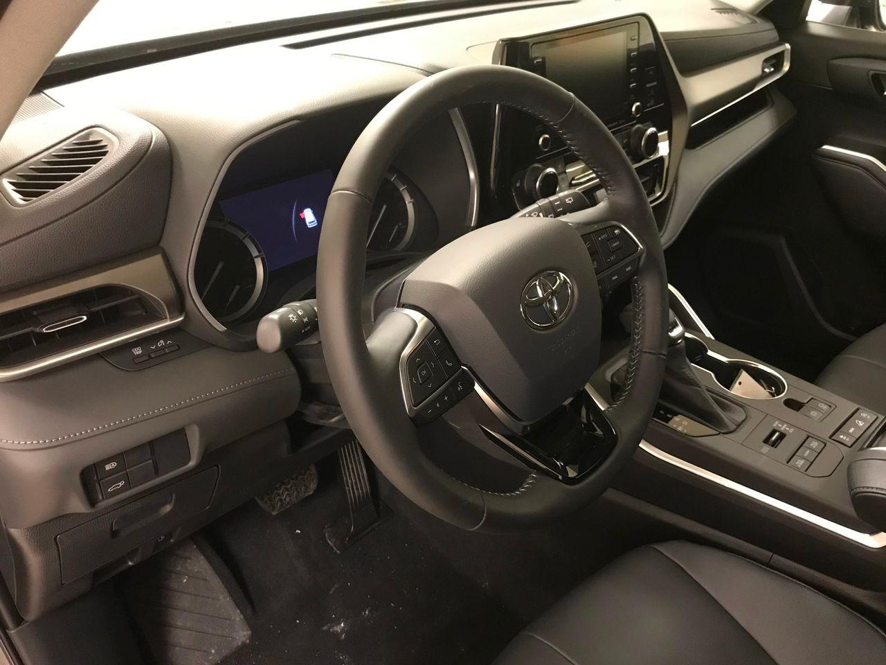 2021 Toyota Highlander XLE-3
