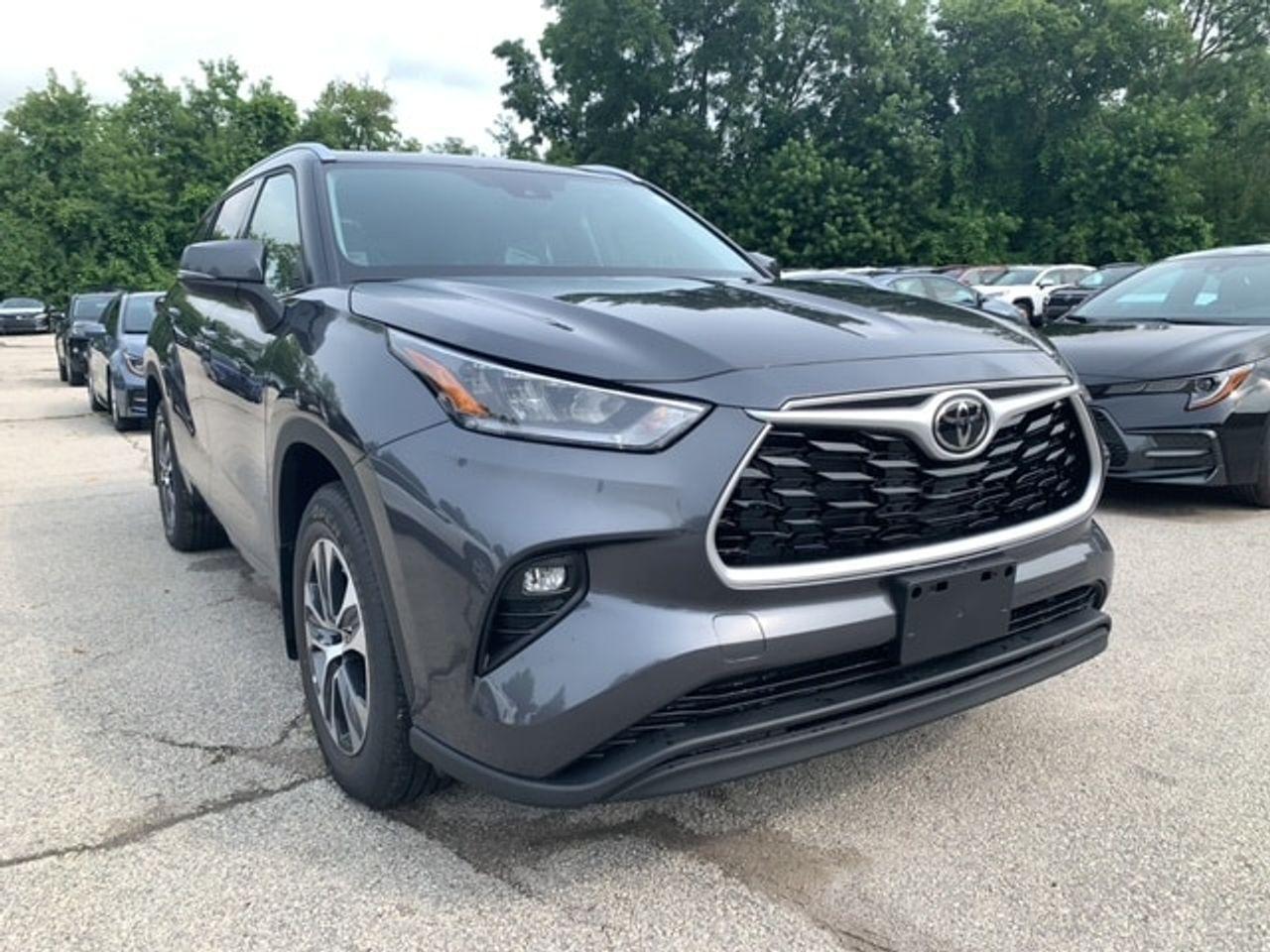 2021 Toyota Highlander XLE-2