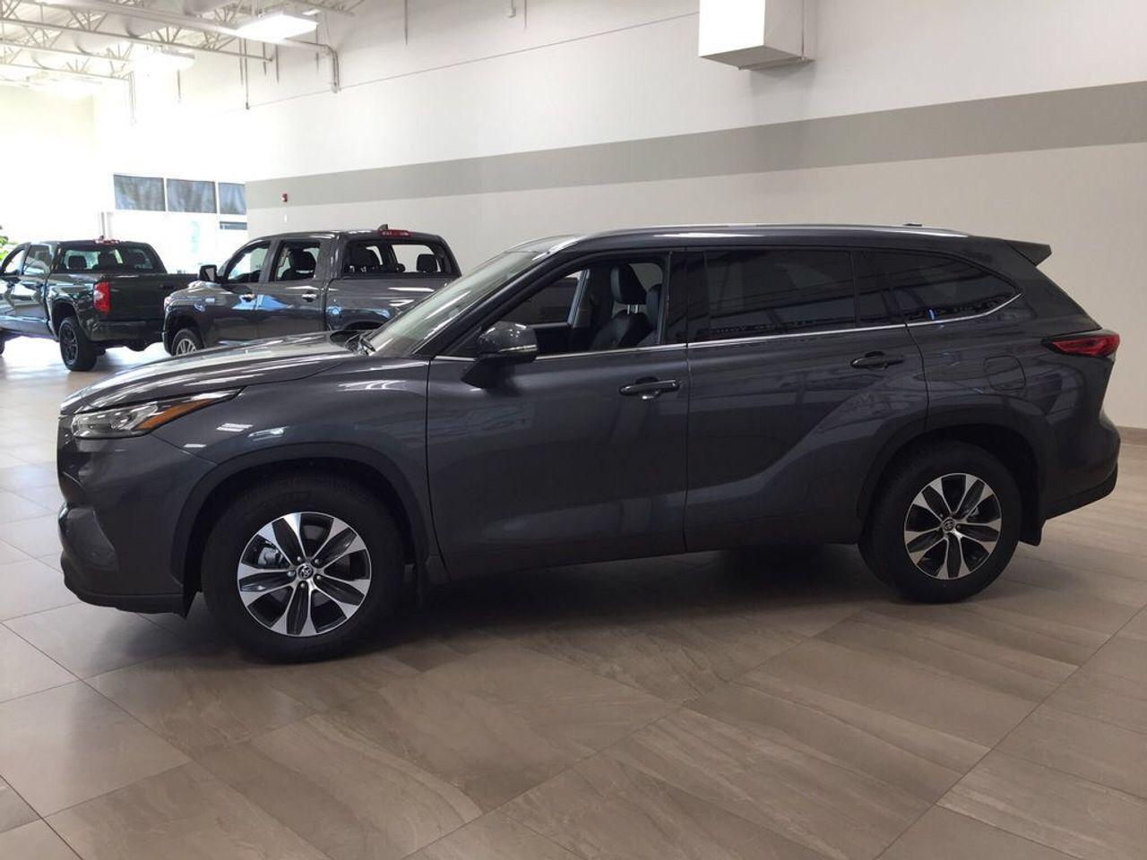 2021 Toyota Highlander XLE-3