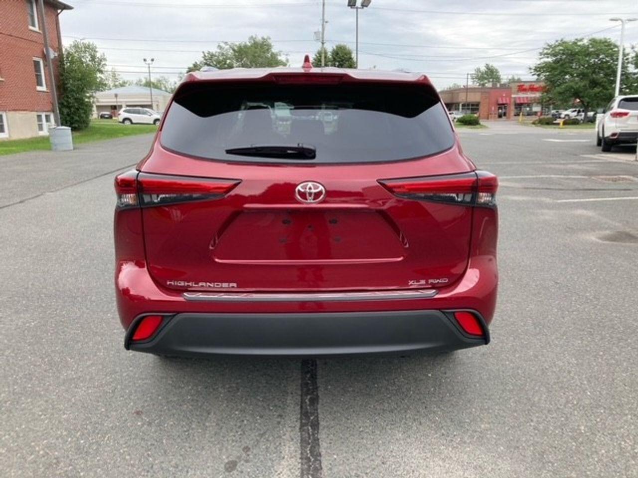 2021 Toyota Highlander XLE-4