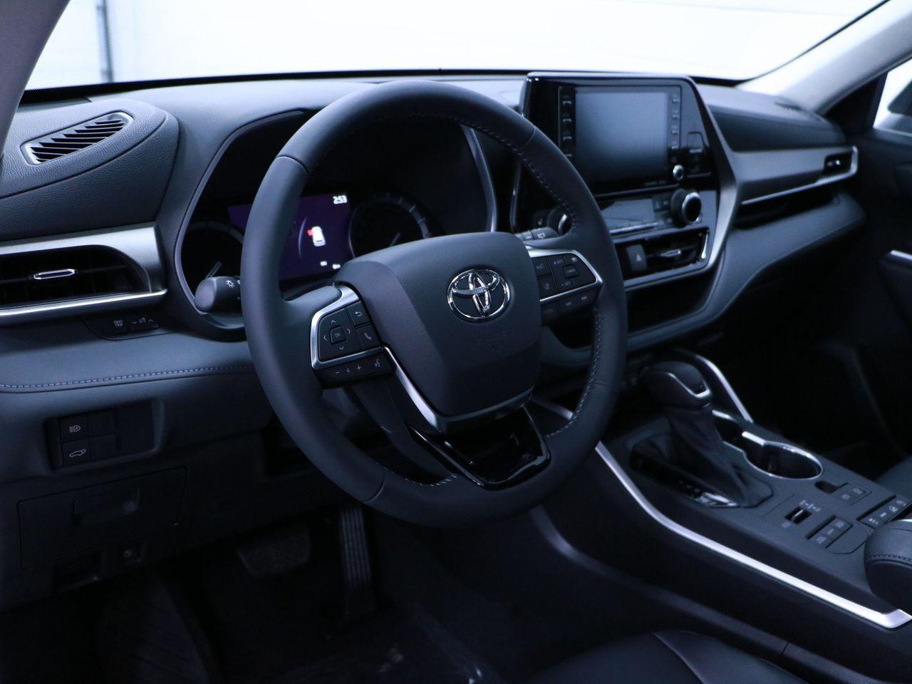 2021 Toyota Highlander XLE-2