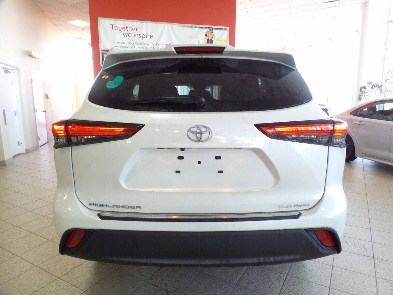 2021 Toyota Highlander XLE-2