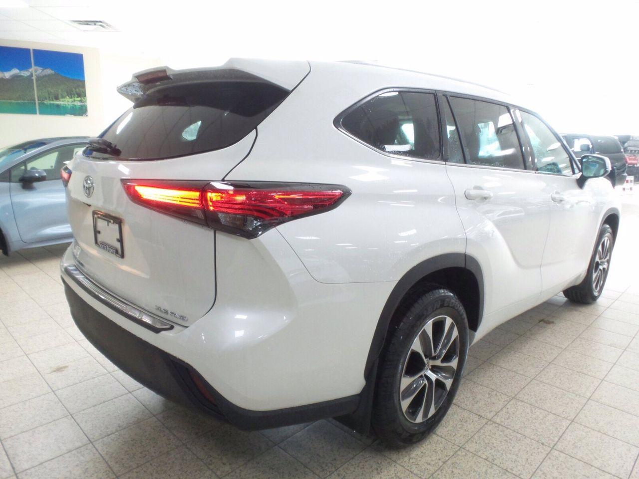 2021 Toyota Highlander XLE-3