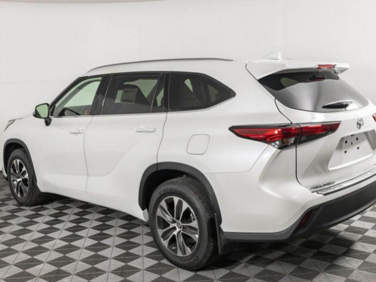 2021 Toyota Highlander XLE-4
