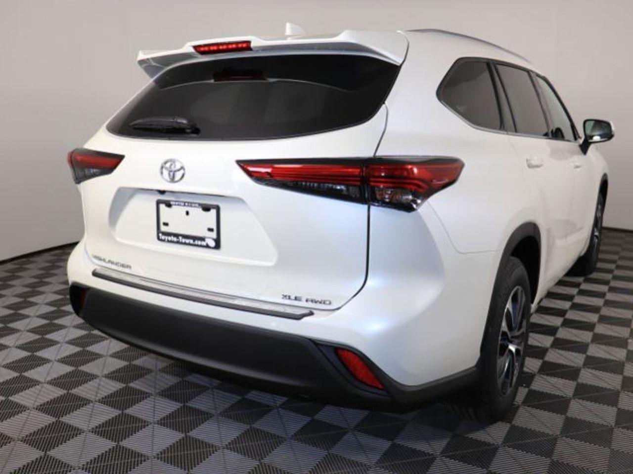 2021 Toyota Highlander XLE-4