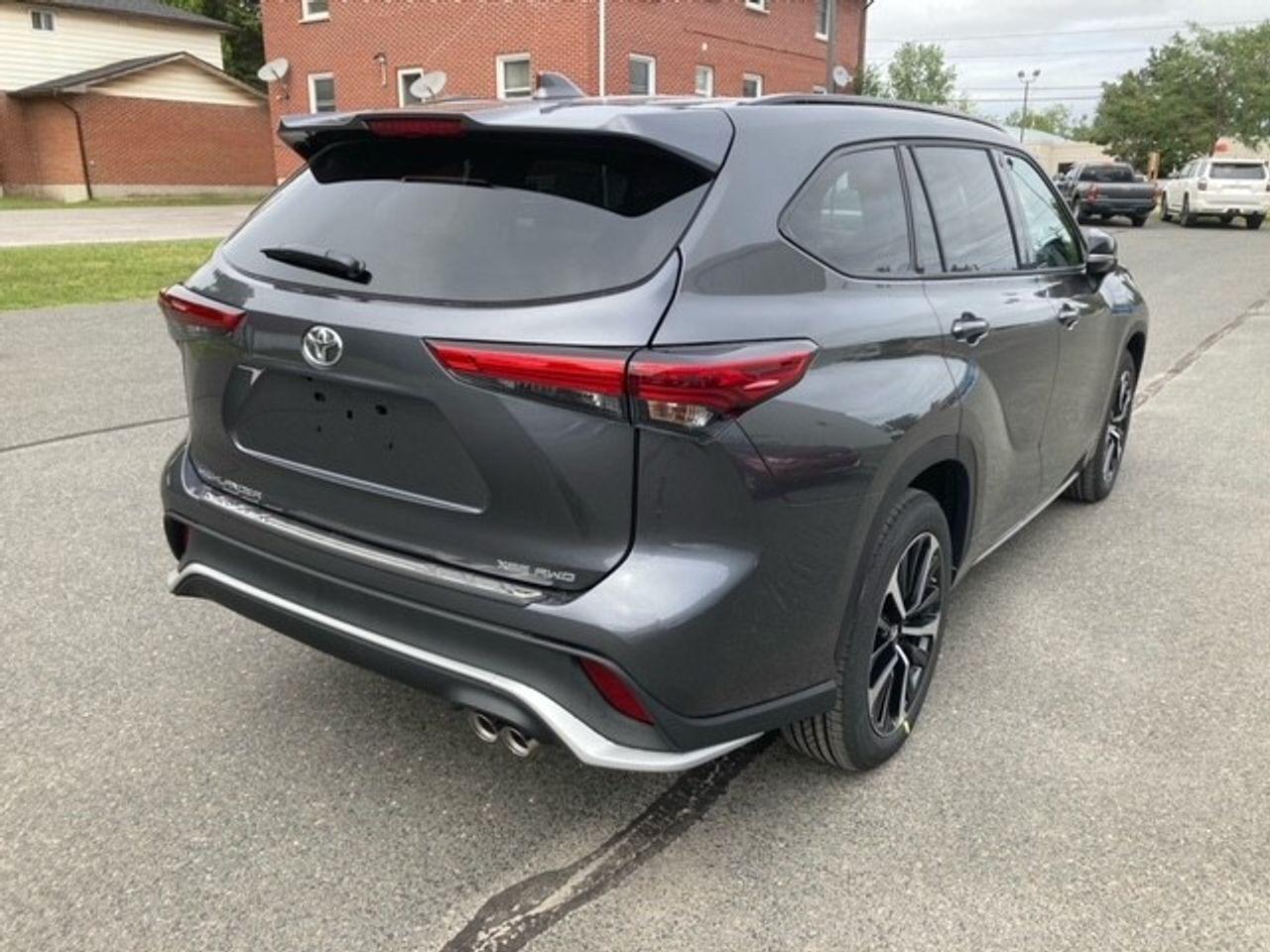 2021 Toyota Highlander XSE-3