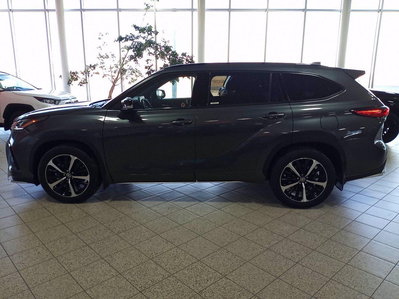 2021 Toyota Highlander XSE-4