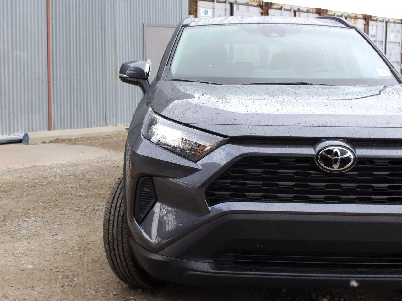 2021 Toyota RAV4 LE-2