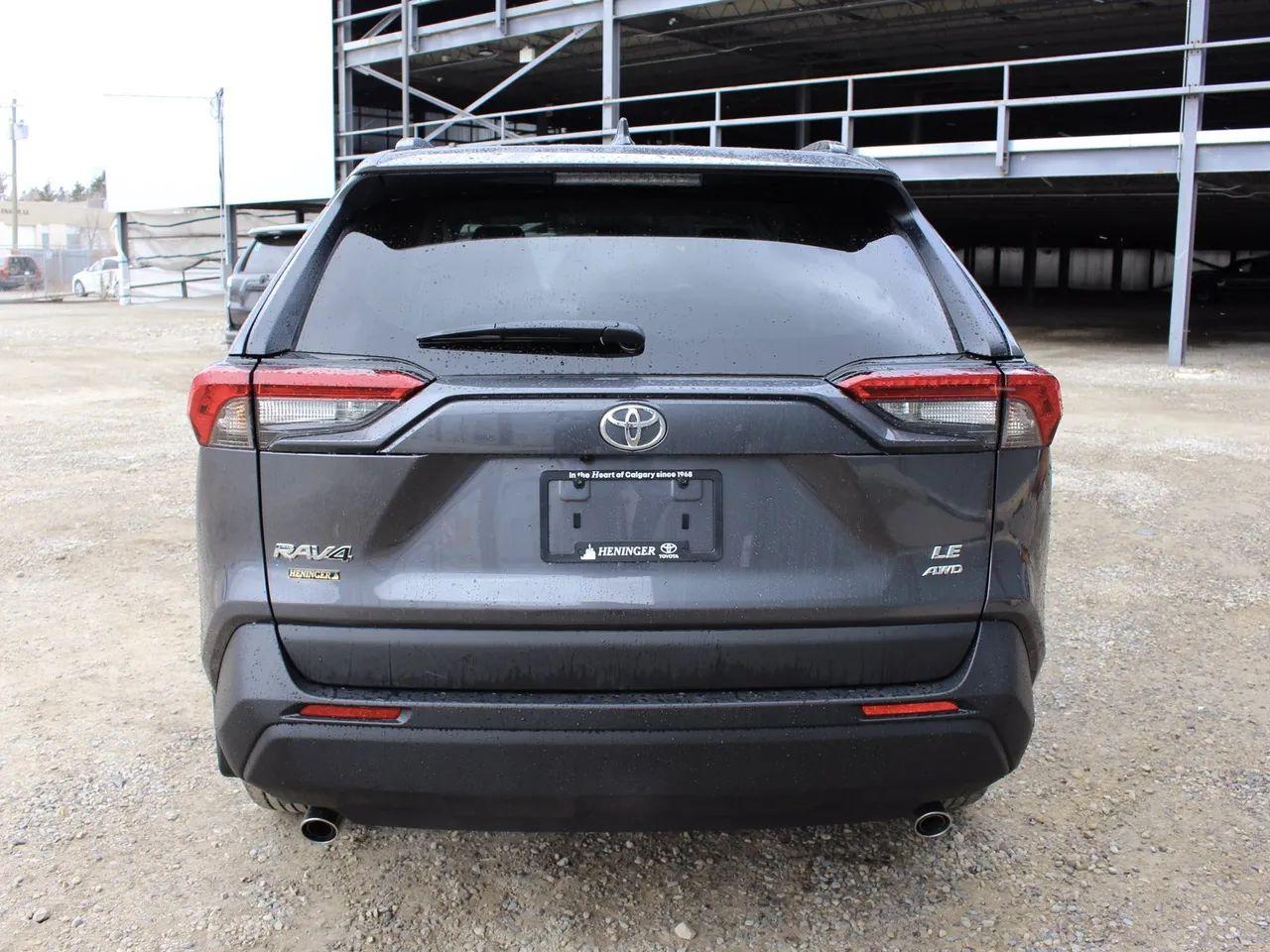 2021 Toyota RAV4 LE-4