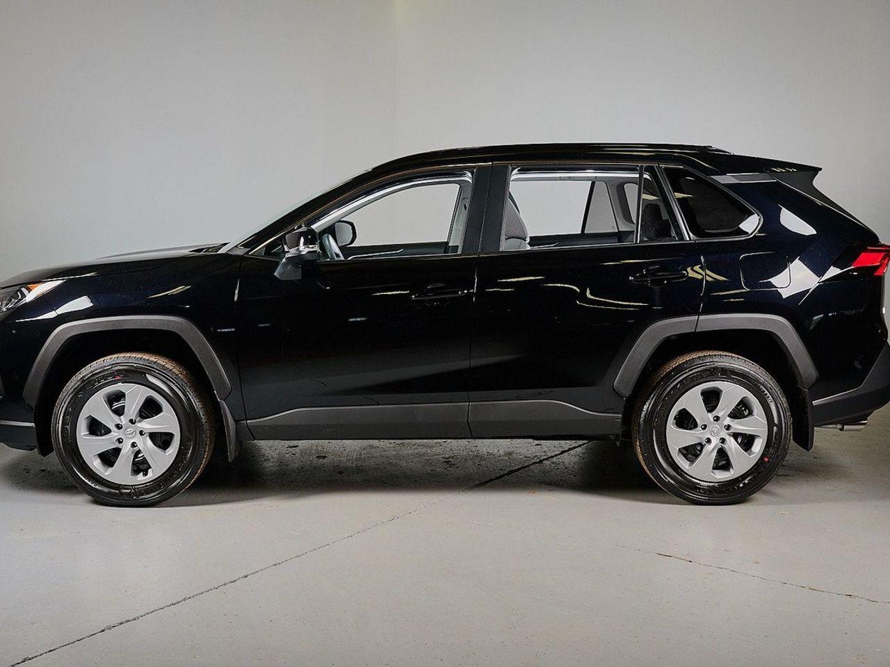2021 Toyota RAV4 LE-4