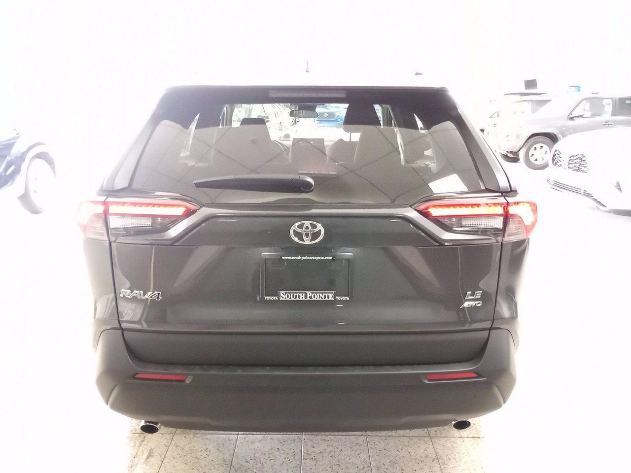 2021 Toyota RAV4 LE-4