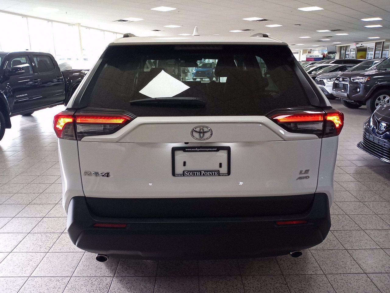 2021 Toyota RAV4 LE-4