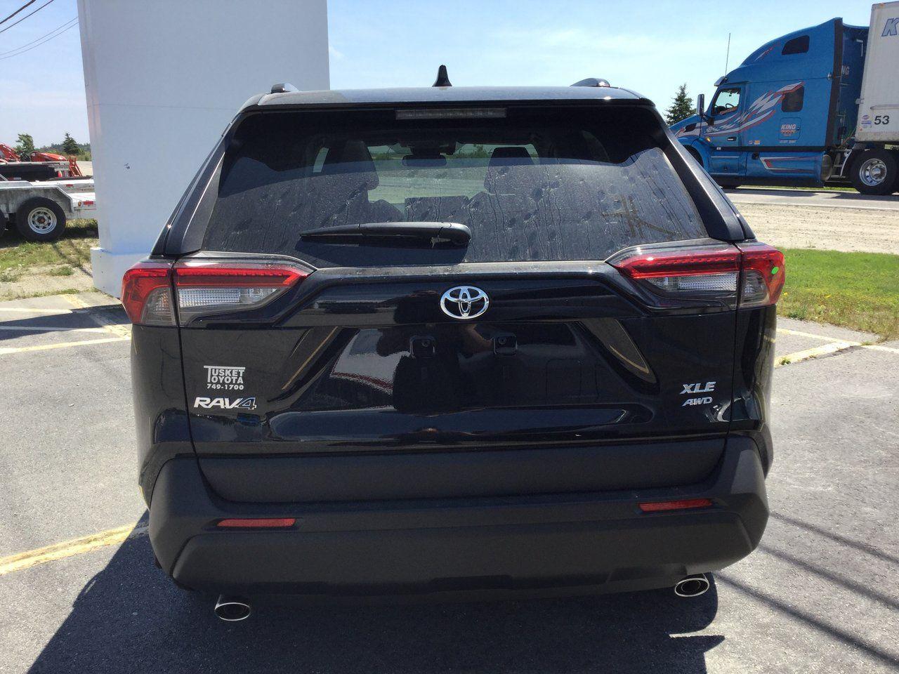2021 Toyota RAV4 XLE-2
