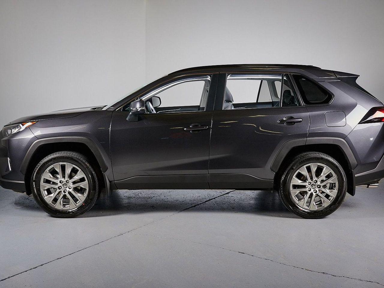 2021 Toyota RAV4 XLE-4